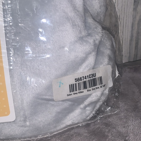 *0322 Soft & Cozy Kitten Pillow with Throw - Picture 2 of 10